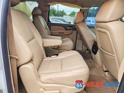 Zdjęcie 11 z 13 samochodu: 2008 GMC YUKON XL K1500 VIN:1GKFK16378J245108 - miniatura