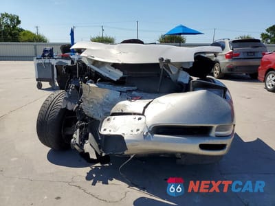 Piąte zdjęcie samochodu w środku: 1998 CHEVROLET CORVETTE VIN:1G1YY32GXW5124837 - miniatura