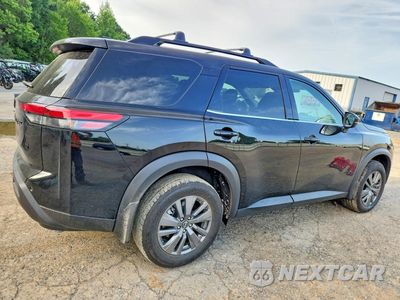 Trzecie zdjęcie samochodu z tyłu: 2025 NISSAN PATHFINDER SV VIN:5N1DR3BA6SC283628 - miniatura