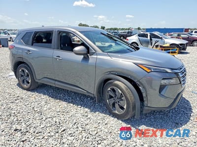 Czwarte zdjęcie samochodu z boku: 2026 NISSAN ROGUE SV VIN:5N1BT3BA7TC671574 - miniatura