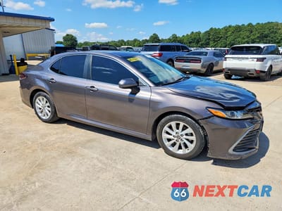 Czwarte zdjęcie samochodu z boku: 2023 TOYOTA CAMRY LE VIN:4T1C11AK7PU128752 - miniatura
