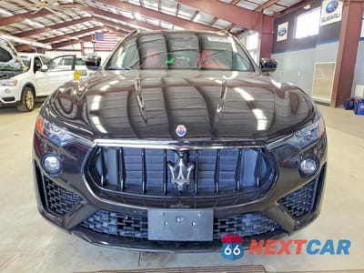 Piąte zdjęcie samochodu w środku: 2019 MASERATI LEVANTE S SPORT VIN:ZN661YUS2KX314937 - miniatura
