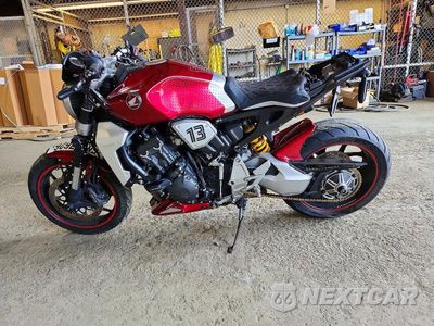 Trzecie zdjęcie samochodu z tyłu: 2019 HONDA CB1000 RA VIN:JH2SC8012KK100445 - miniatura