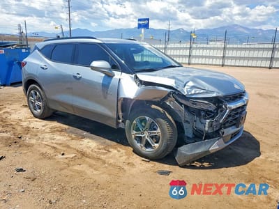 Czwarte zdjęcie samochodu z boku: 2023 CHEVROLET BLAZER 2LT VIN:3GNKBCR45PS222831 - miniatura