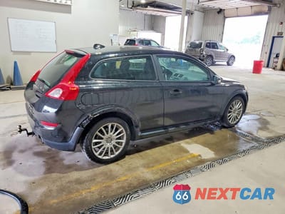 Trzecie zdjęcie samochodu z tyłu: 2012 VOLVO C30 T5 VIN:YV1672MK3C2271036 - miniatura