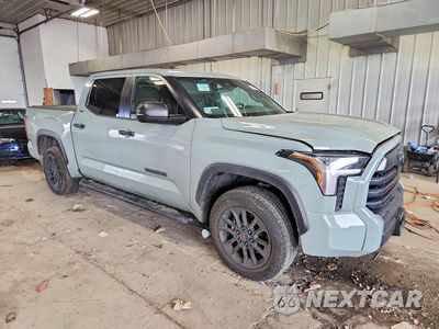 Czwarte zdjęcie samochodu z boku: 2026 TOYOTA TUNDRA SR5 VIN:5TFLA5DBXTX404003 - miniatura