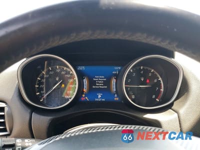 Zdjęcie 9 z 12 samochodu: 2019 MASERATI LEVANTE VIN:ZN661XUA5KX322676 - miniatura