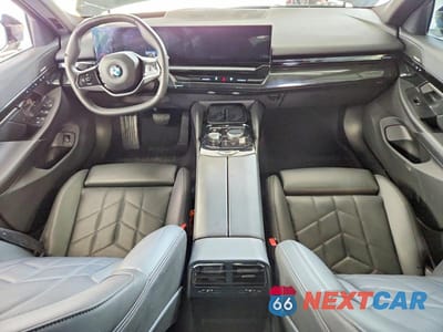 Zdjęcie 8 z 12 samochodu: 2025 BMW 530 I VIN:WBA43FJ01SCU53049 - miniatura