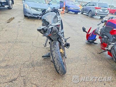 Czwarte zdjęcie samochodu z boku: 2020 YAMAHA YZFR3 A VIN:MH3RH18Y1LK003564 - miniatura