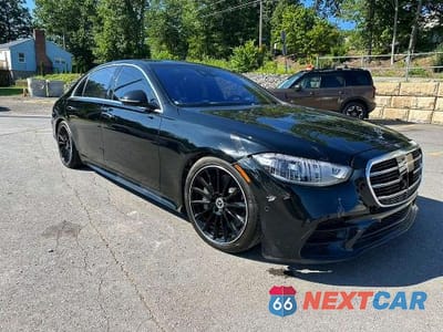 Czwarte zdjęcie samochodu z boku: 2022 MERCEDES-BENZ S 580 4MATIC VIN:W1K6G7GB0NA151420 - miniatura