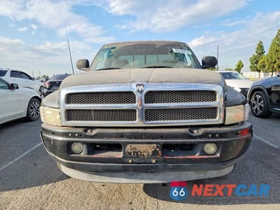 Piąte zdjęcie samochodu w środku: 1998 DODGE RAM 1500 VIN:1B7HC13Y8WJ210401 - miniatura