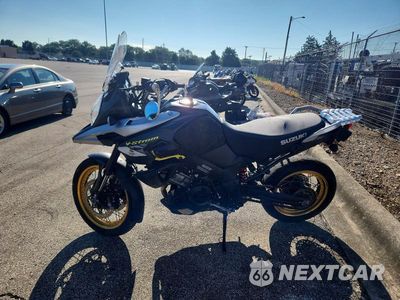 Trzecie zdjęcie samochodu z tyłu: 2018 SUZUKI DL1000 A VIN:JS1VU51A1J2100803 - miniatura