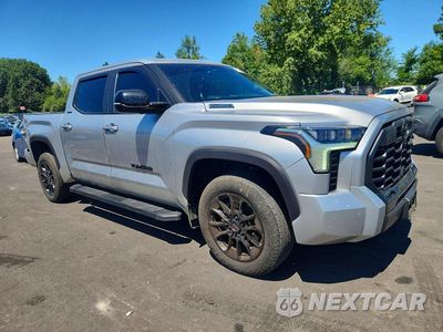 Czwarte zdjęcie samochodu z boku: 2025 TOYOTA TUNDRA LIMITED HV VIN:5TFWC5DB3SX104034 - miniatura