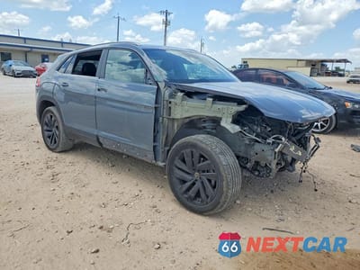 Czwarte zdjęcie samochodu z boku: 2020 VOLKSWAGEN ATLAS CROSS SPORT SE VIN:1V25E2CA0LC227715 - miniatura