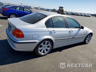 Trzecie zdjęcie samochodu z tyłu: 2002 BMW 325 I VIN:WBAEV33492KL68351 - miniatura