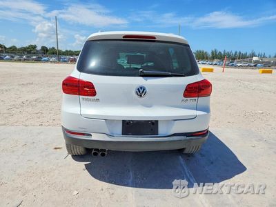 Zdjęcie 6 z 13 samochodu: 2015 VOLKSWAGEN TIGUAN S VIN:WVGAV7AX0FW604000 - miniatura