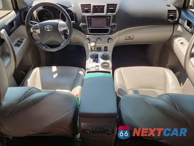 Zdjęcie 8 z 12 samochodu: 2013 TOYOTA HIGHLANDER SE VIN:5TDZK3EH7DS106384 - miniatura