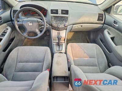 Zdjęcie 8 z 12 samochodu: 2004 HONDA ACCORD EX VIN:1HGCM56694A124408 - miniatura