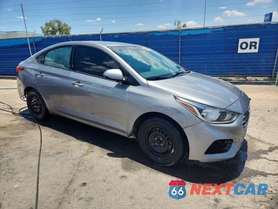 Czwarte zdjęcie samochodu z boku: 2021 HYUNDAI ACCENT SE VIN:3KPC24A64ME141457 - miniatura