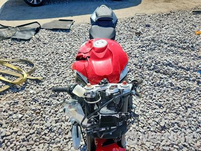 Piąte zdjęcie samochodu w środku: 2015 BMW S 1000 RR VIN:WB10D2108FZ351397 - miniatura