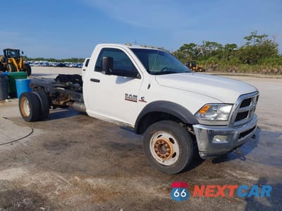 Czwarte zdjęcie samochodu z boku: 2015 RAM 5500 VIN:3C7WRNBL5FG688931 - miniatura