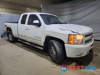 Czwarte zdjęcie samochodu z boku: 2009 CHEVROLET SILVERADO K1500 LT VIN:1GCEK29009Z285760 - miniatura