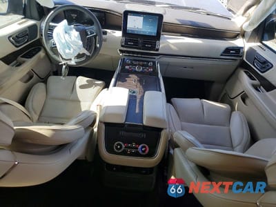Zdjęcie 8 z 13 samochodu: 2019 LINCOLN NAVIGATOR RESERVE VIN:5LMJJ2LT3KEL10239 - miniatura