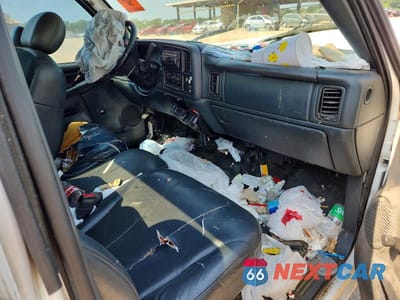 Zdjęcie 8 z 12 samochodu: 1999 GMC NEW SIERRA C1500 VIN:1GTEC14V6XE548381 - miniatura