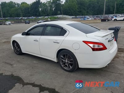 Drugie zdjęcie samochodu z przodu: 2010 NISSAN MAXIMA 3.5 S VIN:1N4AA5AP7AC830457 - miniatura