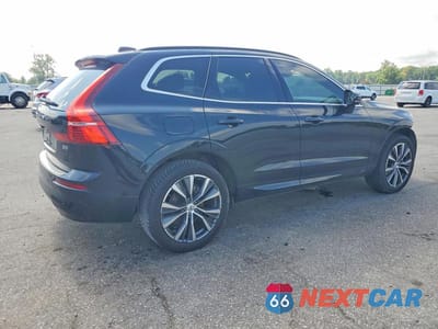 Trzecie zdjęcie samochodu z tyłu: 2022 VOLVO XC60 B5 MOMENTUM VIN:YV4L12DK4N1025094 - miniatura