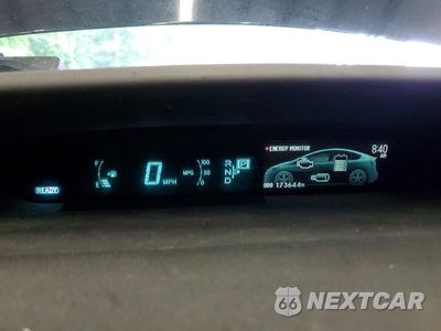 Zdjęcie 9 z 13 samochodu: 2013 TOYOTA PRIUS TWO VIN:JTDKN3DU3D5627566 - miniatura