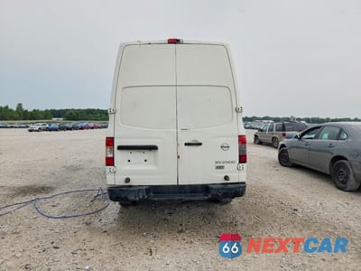 Zdjęcie 6 z 13 samochodu: 2014 NISSAN NV2500 DELIVERY VAN VIN:1N6BF0LY2EN110466 - miniatura