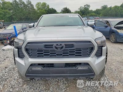 Piąte zdjęcie samochodu w środku: 2025 TOYOTA TACOMA TRD OFF-ROAD VIN:3TMLB5JN5SM143881 - miniatura