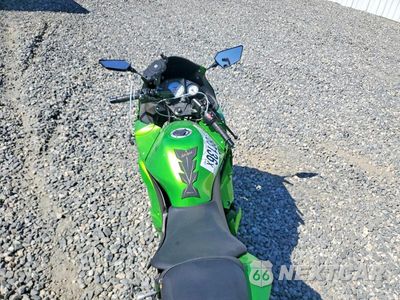 Zdjęcie 6 z 9 samochodu: 2012 KAWASAKI EX250 J VIN:JKAEXMJ12CDAC0188 - miniatura