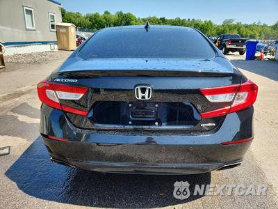 Zdjęcie 6 z 12 samochodu: 2018 HONDA ACCORD TOURING VIN:1HGCV1F90JA043647 - miniatura
