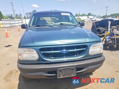 Piąte zdjęcie samochodu w środku: 1997 FORD EXPLORER VIN:1FMCU24XXVUB83987 - miniatura