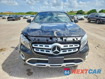 Piąte zdjęcie samochodu w środku: 2018 MERCEDES-BENZ GLA 250 VIN:WDCTG4EB3JJ496542 - miniatura