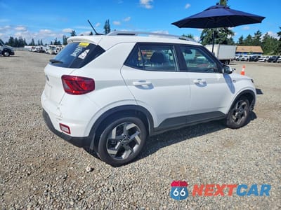 Trzecie zdjęcie samochodu z tyłu: 2025 HYUNDAI VENUE SEL VIN:KMHRC8A33SU363809 - miniatura