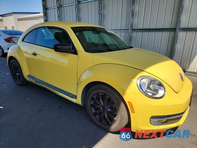Czwarte zdjęcie samochodu z boku: 2015 VOLKSWAGEN BEETLE 1.8T VIN:3VWF17AT5FM637428 - miniatura