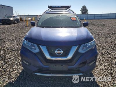Piąte zdjęcie samochodu w środku: 2017 NISSAN ROGUE VIN:JN8AT2MV0HW010604 - miniatura