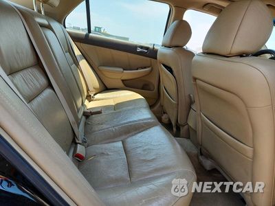 Zdjęcie 19 z 26 samochodu: 2004 HONDA ACCORD EX VIN:1HGCM66534A054725 - miniatura