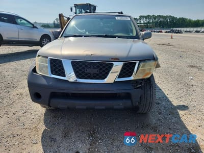 Piąte zdjęcie samochodu w środku: 2005 NISSAN PATHFINDER XE VIN:5N1AR18W75C747296 - miniatura