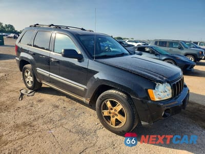 Czwarte zdjęcie samochodu z boku: 2007 JEEP GRAND CHEROKEE LAREDO VIN:1J8GR48K67C522859 - miniatura