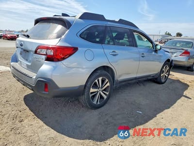Trzecie zdjęcie samochodu z tyłu: 2019 SUBARU OUTBACK 3.6R LIMITED VIN:4S4BSENC8K3278371 - miniatura
