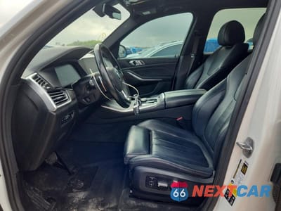Zdjęcie 7 z 12 samochodu: 2019 BMW X5 XDRIVE40I VIN:5UXCR6C5XKLL05633 - miniatura