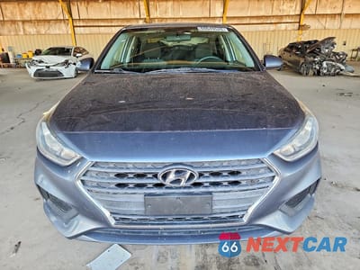 Piąte zdjęcie samochodu w środku: 2018 HYUNDAI ACCENT SE VIN:3KPC24A31JE015610 - miniatura