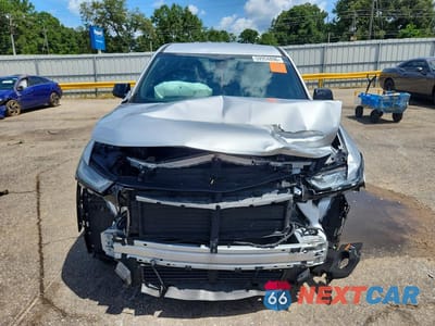 Piąte zdjęcie samochodu w środku: 2022 CHEVROLET TRAVERSE LS VIN:1GNERFKW0NJ162204 - miniatura
