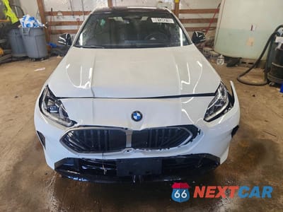Piąte zdjęcie samochodu w środku: 2026 BMW 228XI VIN:WBA23GG08T7U34108 - miniatura