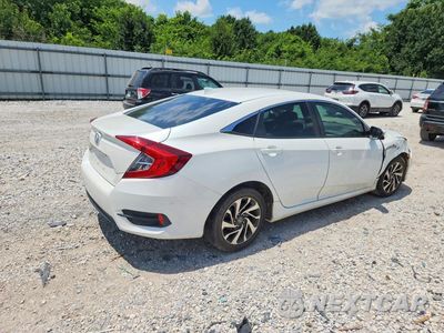 Trzecie zdjęcie samochodu z tyłu: 2018 HONDA CIVIC EX VIN:19XFC2F72JE032085 - miniatura