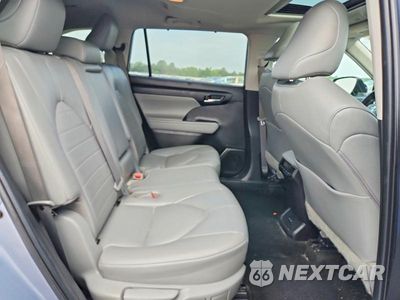 Zdjęcie 10 z 12 samochodu: 2022 TOYOTA HIGHLANDER XLE VIN:5TDGZRBH0NS245770 - miniatura